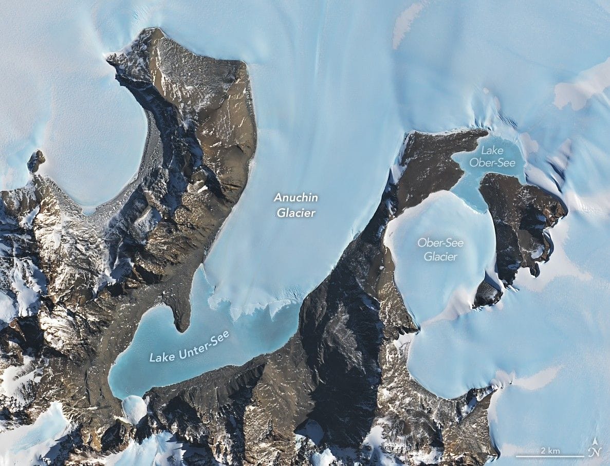 Lake Unter-See: oxygen-rich Antarctic lake with cone-shaped stromatolites — NASA Science