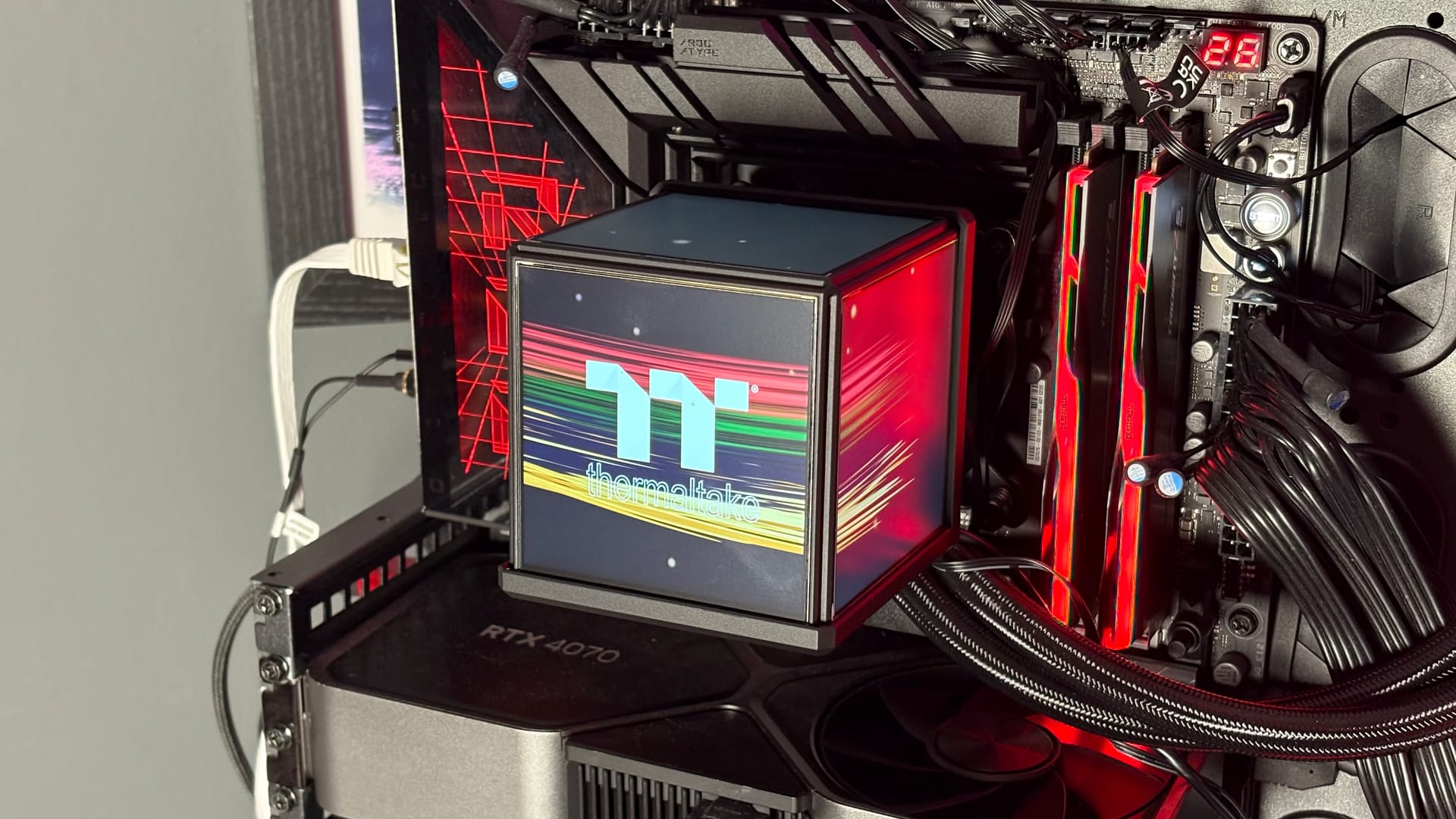 Thermaltake Minecube 360 Ultra ARGB Sync: four screens and strong cooling — Pcgamer