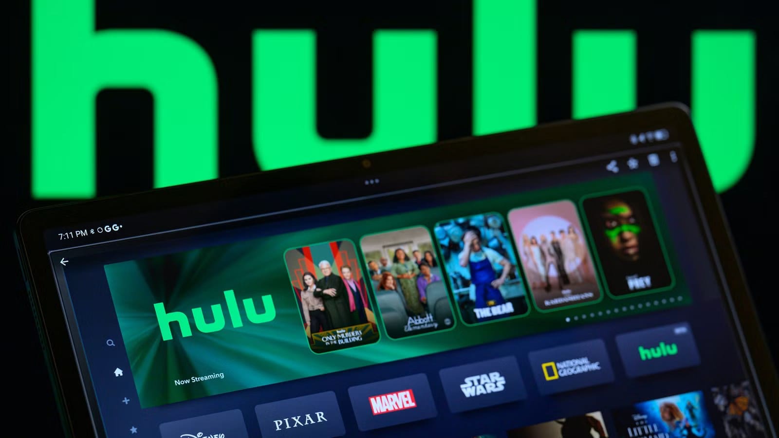 A Court of Thorns and Roses feels ripe for a TV revival — Collider