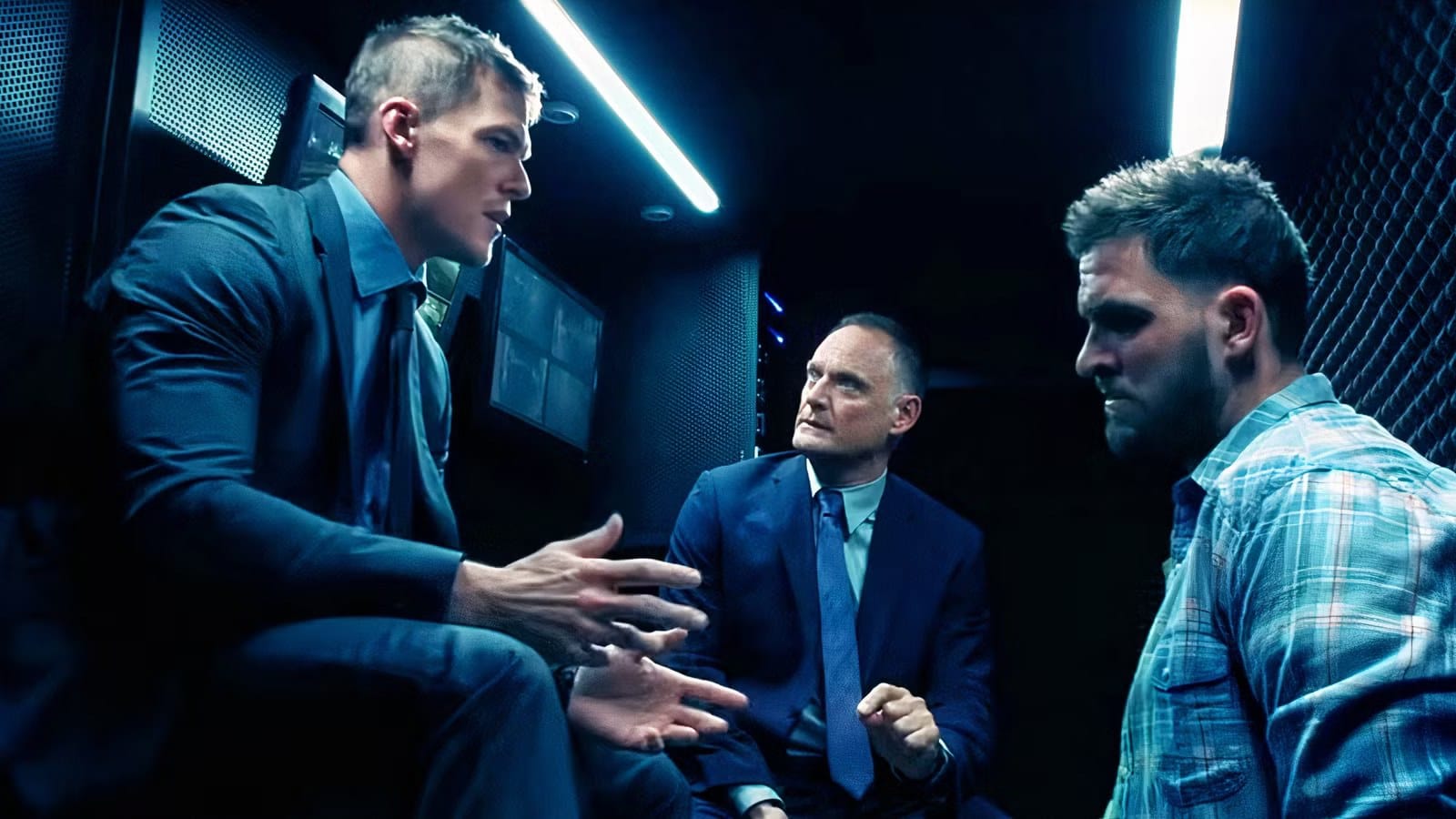 Alan Ritchson’s cyberpunk thriller Dark Web: Cicada 3301 and a perfect self-cast — Collider