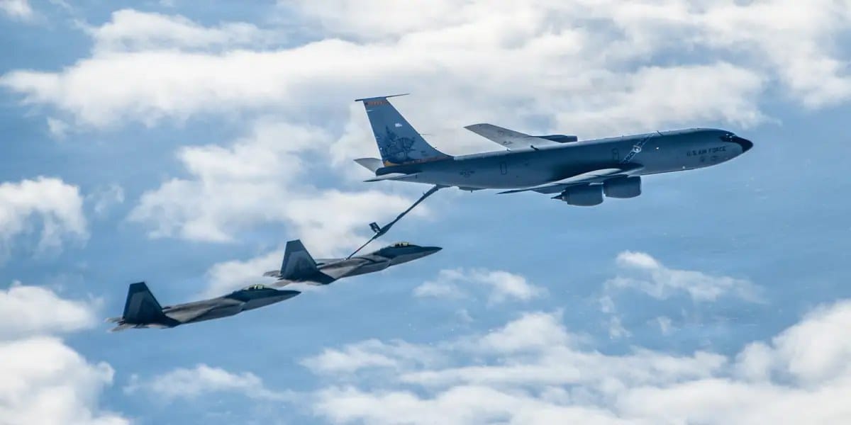 US military: KC-135 refueling aircraft went down in Iraq — Businessinsider