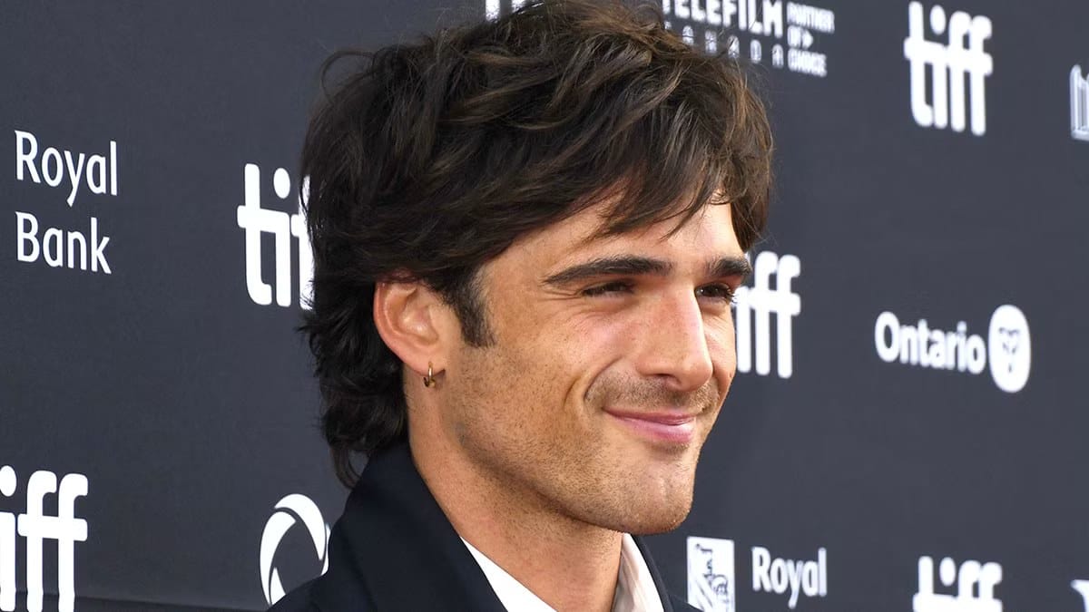 Jacob Elordi’s First Screen Role Was as an Uncredited Redcoat in Pirates — Collider