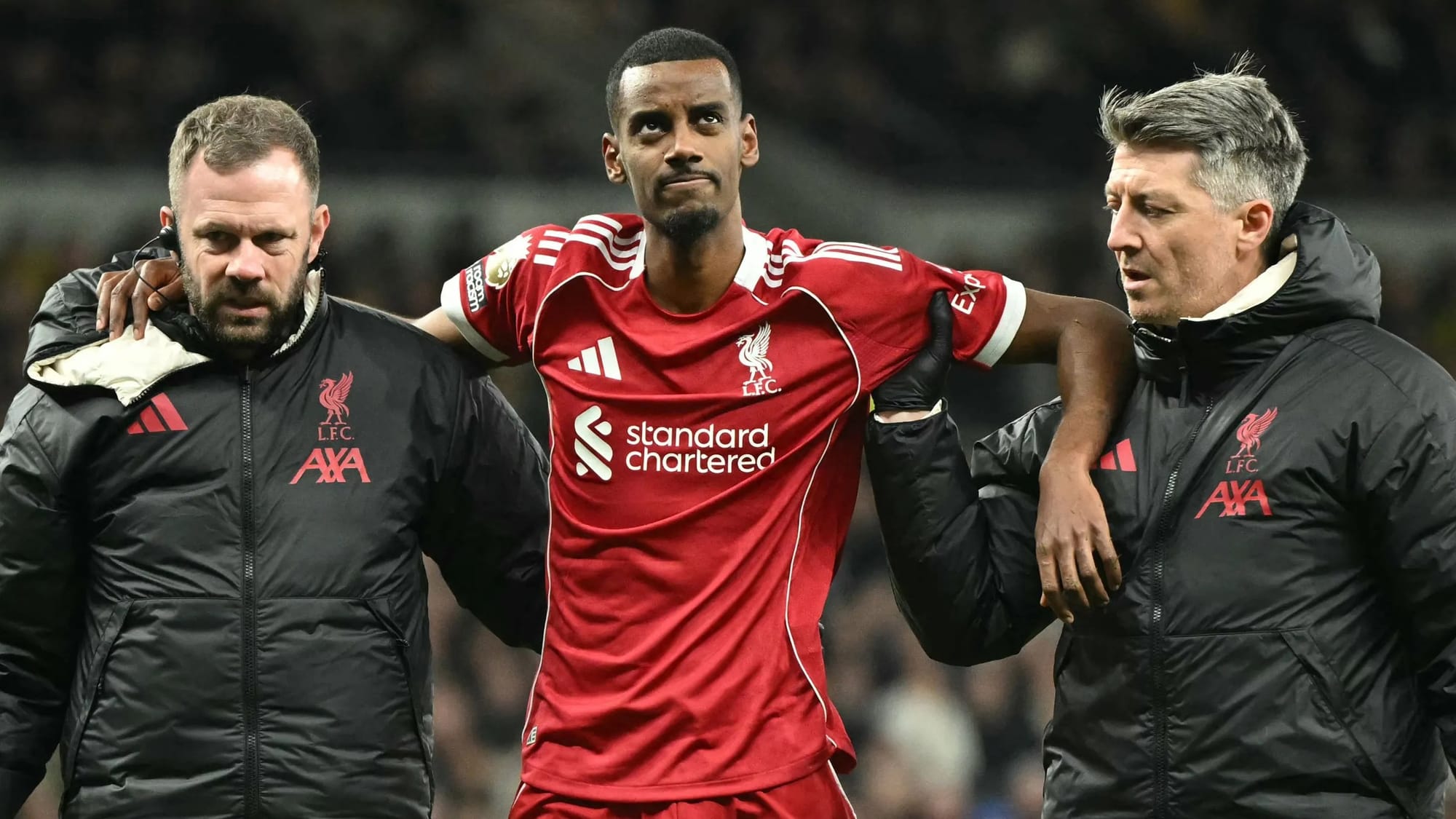 Arne Slot tempers expectations over Alexander Isak's return — Goal