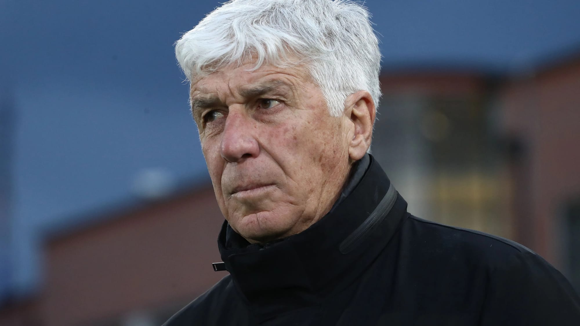 Gasperini fumes after Wesley’s red card and throws assistant’s notes — Goal