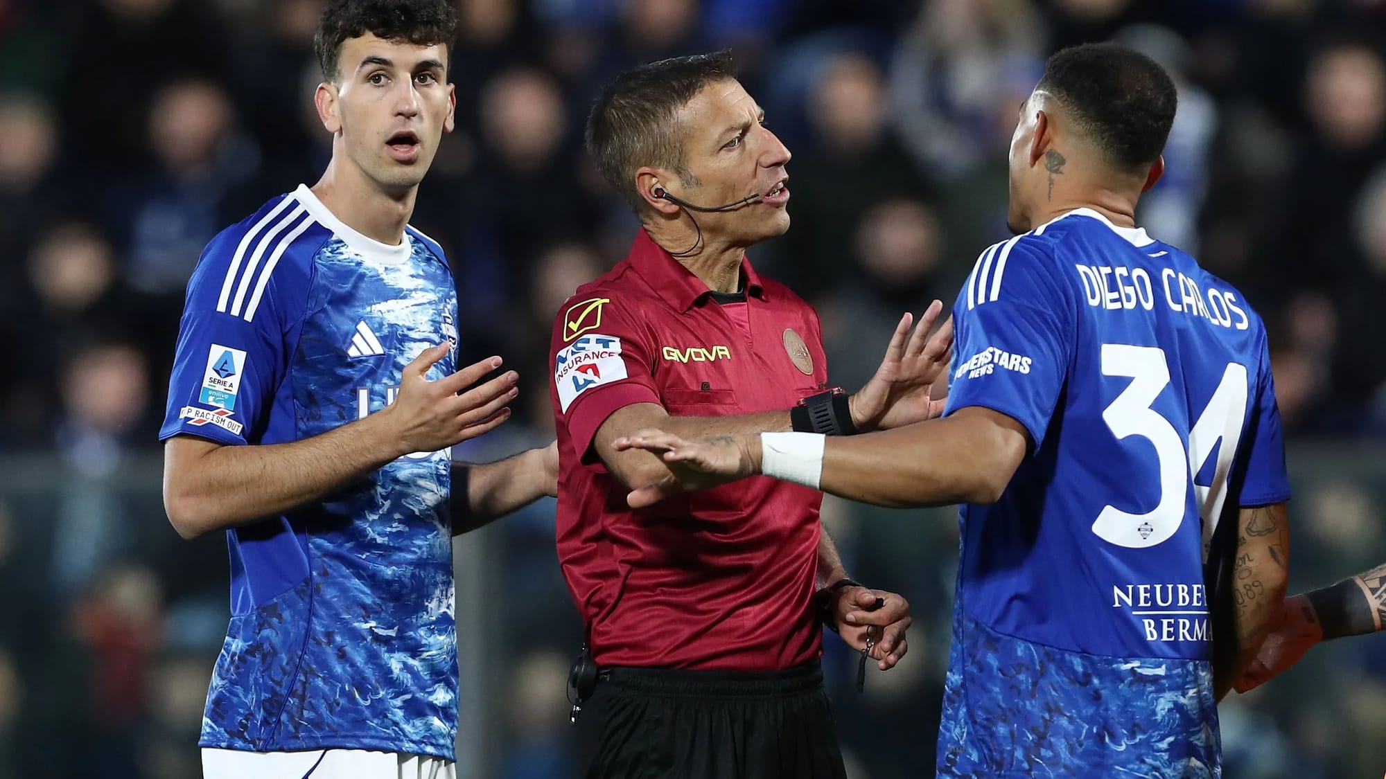 Wesley's sending-off: their legs never touch; VAR can intervene — Goal