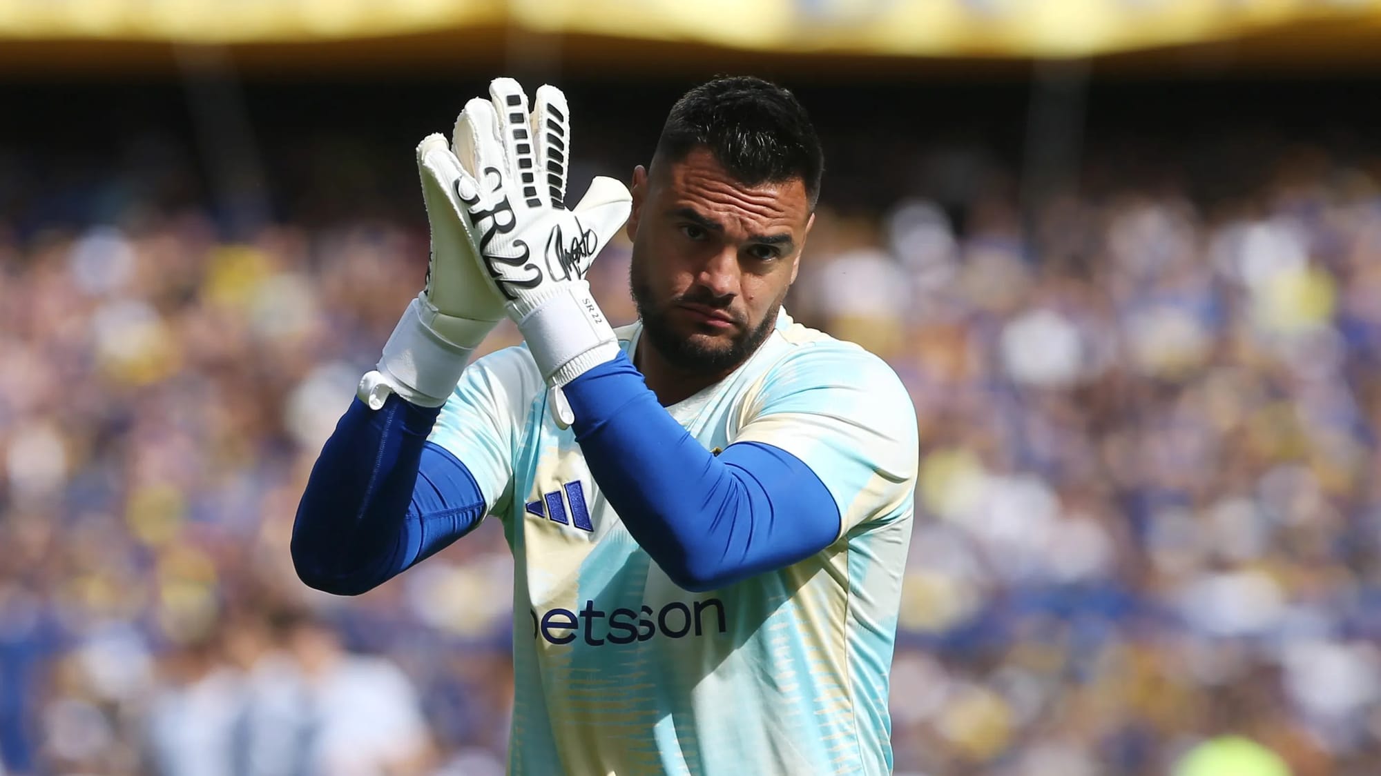 Ex-Man United goalkeeper Sergio Romero retires due to 'family reasons' — Goal