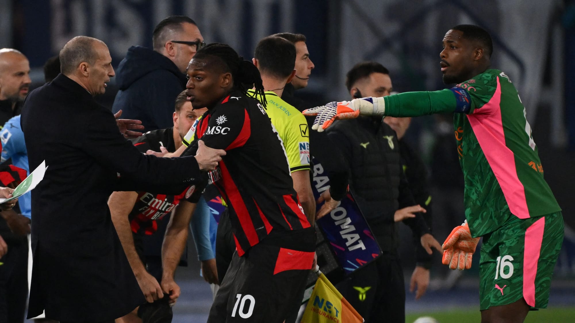 Rafael Leão posts Bible verse after clash with Christian Pulisic — Goal