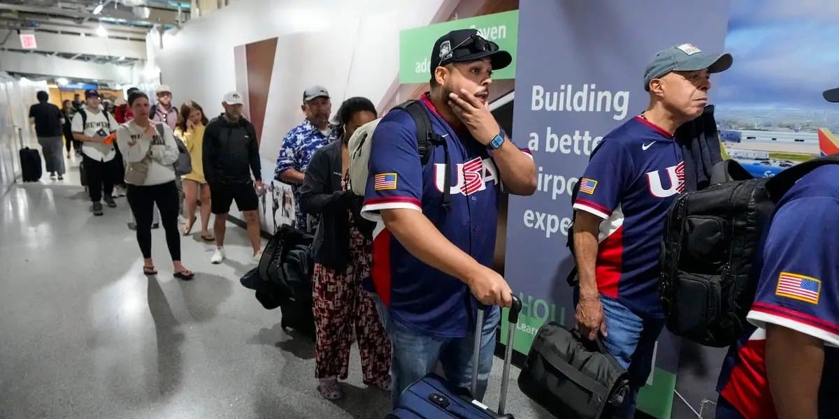 TSA official warns some US airports could close amid shutdown — Businessinsider