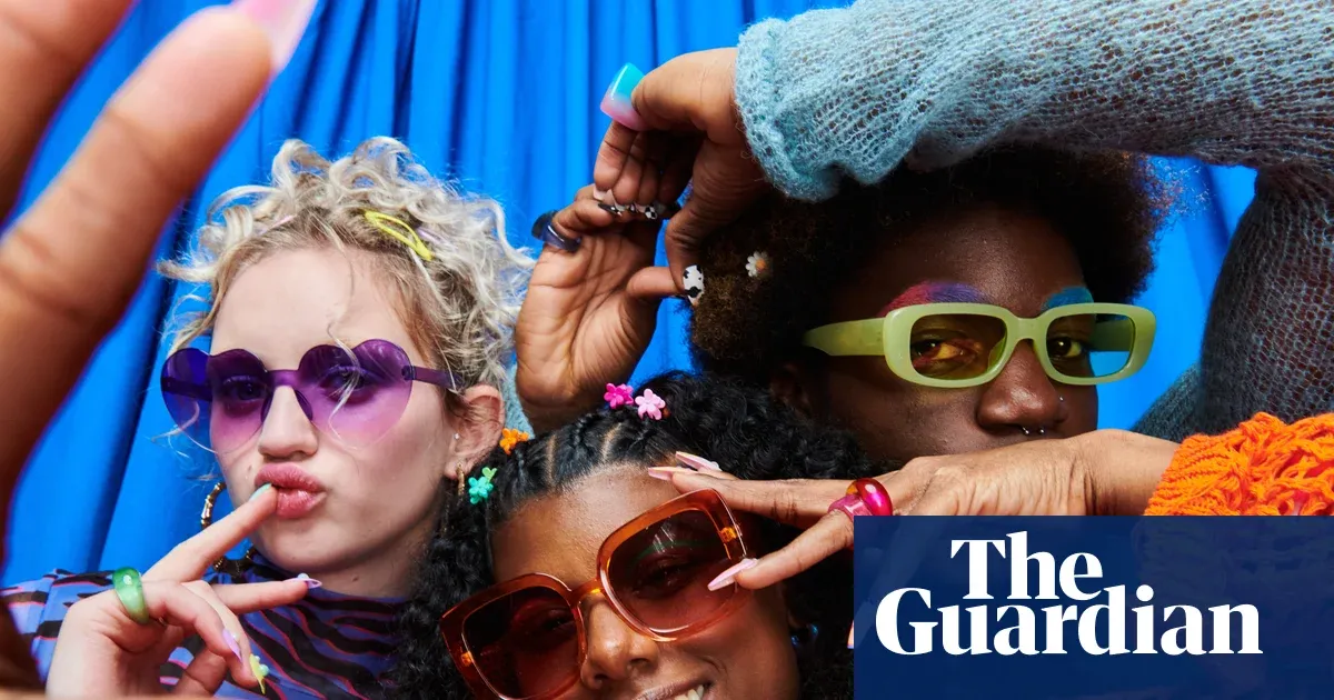 Tell us your experiences of being in a throuple — Lifestyle | The Guardian