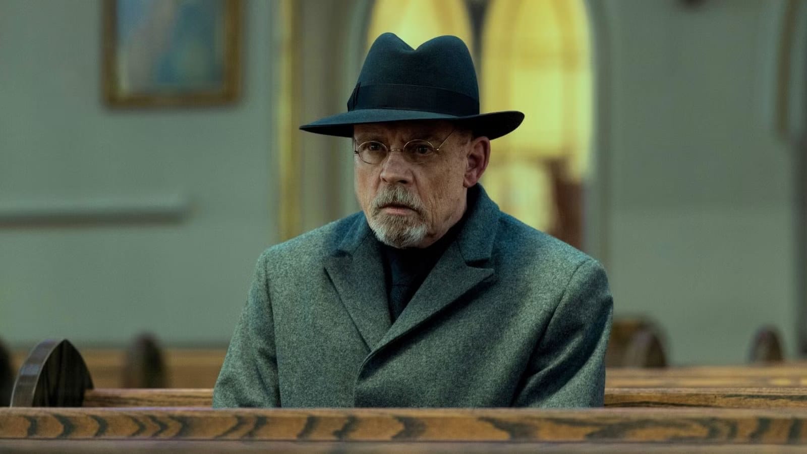 Henry Thomas Regrets Not Speaking to Mark Hamill — Collider