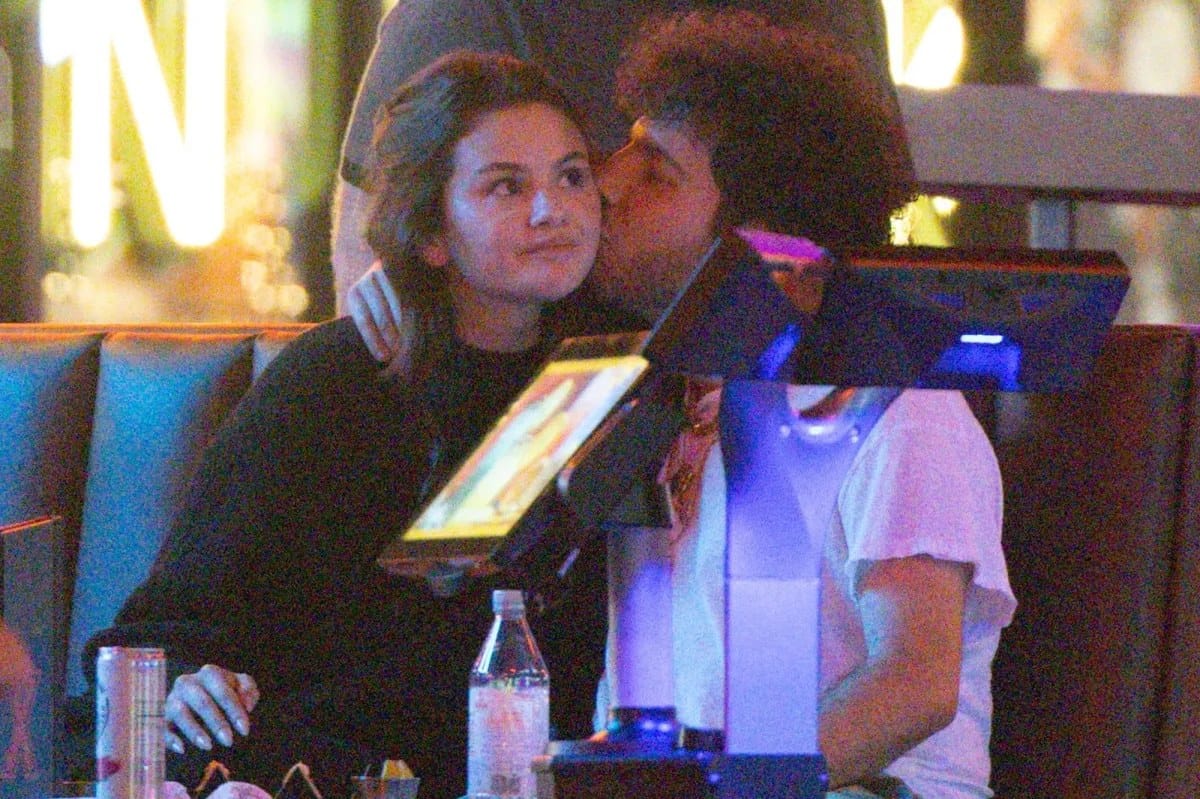 Selena Gomez and Benny Blanco have a bowling date night and more star snaps — Pagesix
