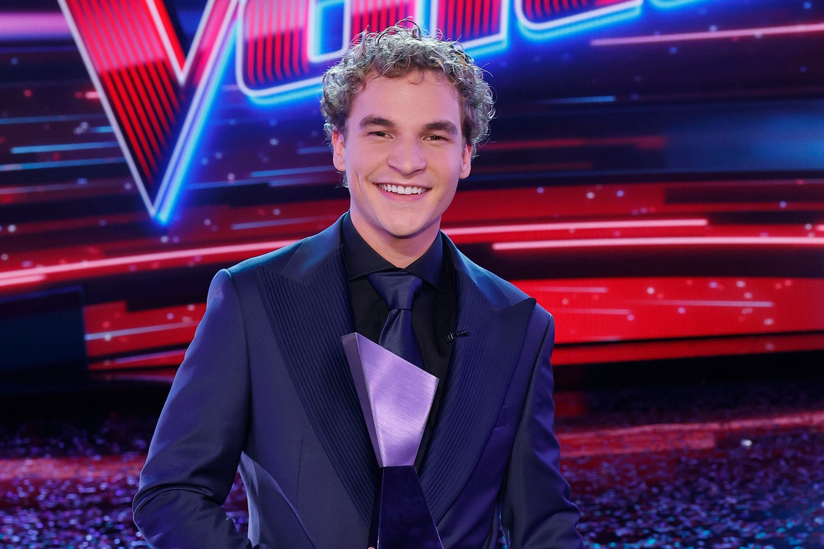 Aiden Ross: New Music, Performances and Campus Life — Nbc