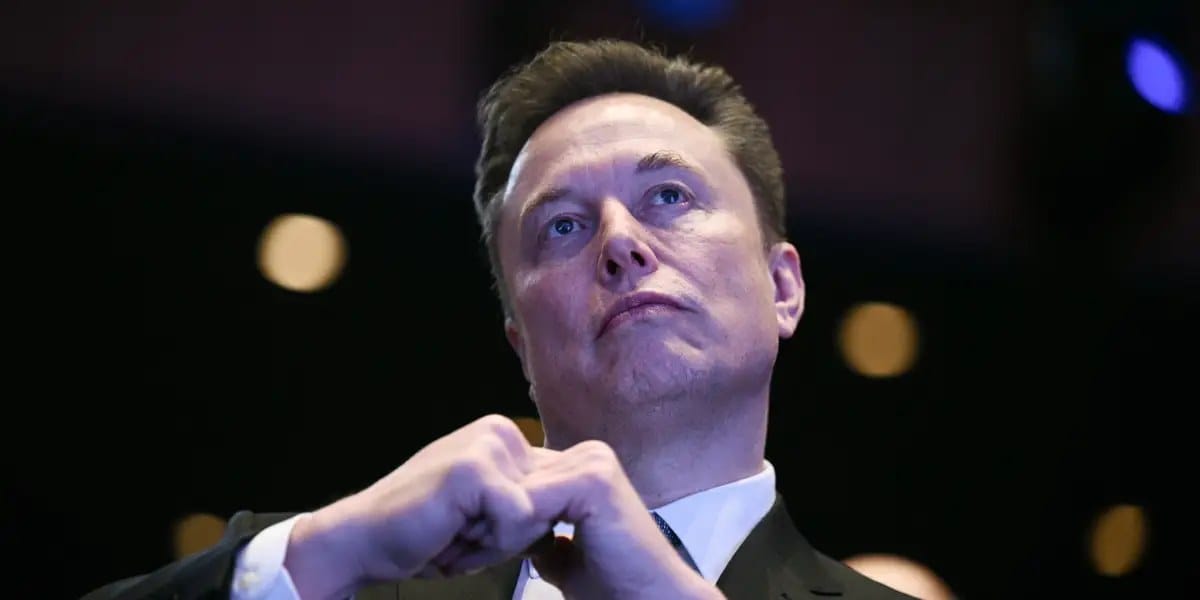 Elon Musk offers to pay TSA agents' salaries during shutdown — Businessinsider