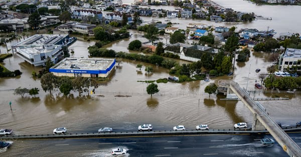 King Tides and Heavy Rain Flood California, Close Airport and Highways — Static01.nyt.com