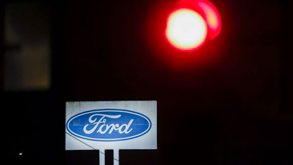 Ford to convert Kentucky plant to produce LFP cells for data centers — Cdn.arstechnica.net