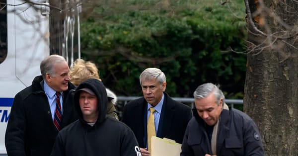 Barry Pollack, Lawyer for Nicolás Maduro, Previously Defended Assange — Static01.nyt.com