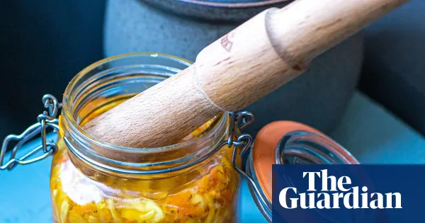 Turn excess hard vegetables into sauerkraut with a dry-salting method — I.guim.co.uk