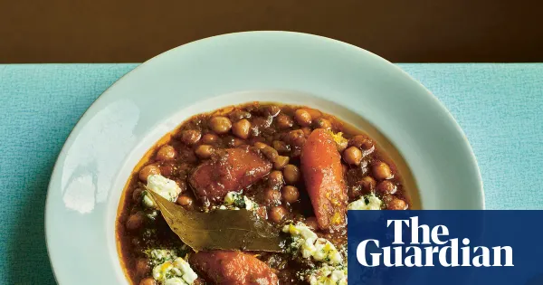 Yotam Ottolenghi offers winter recipes from one‑pot chicken to banana rum pie — I.guim.co.uk
