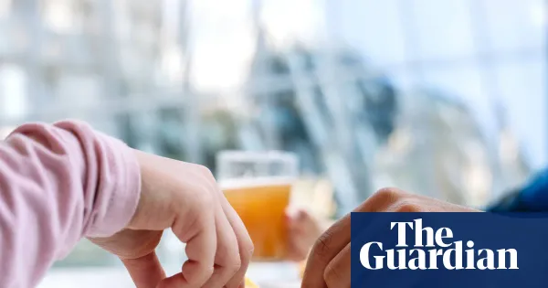 Adults in England eat as much weekly salt as in 155 bags of crisps, BHF says — I.guim.co.uk