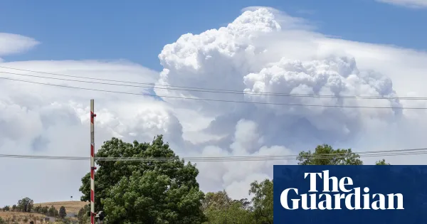 Bushfires break out in Victoria as BoM warns of catastrophic fire risk — I.guim.co.uk