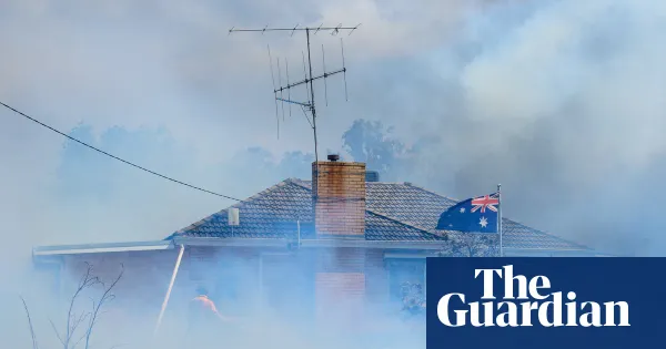 Heatwave pushes Melbourne above 42C as Victoria faces catastrophic fire risk — I.guim.co.uk