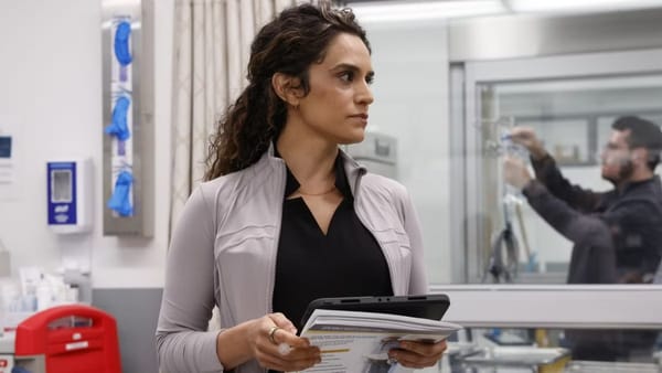 The Pitt season 2 premiere introduces new attending Dr. Al-Hashimi — Static0.colliderimages.com