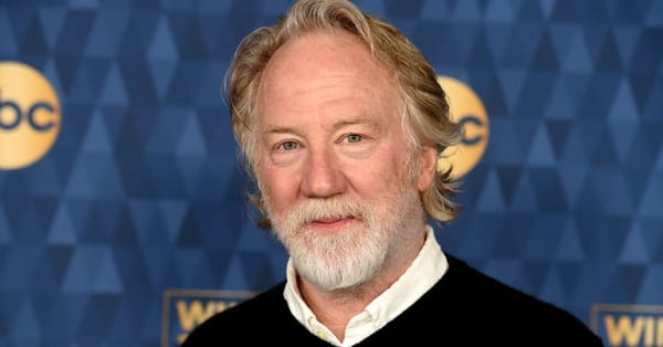 Arrest warrant issued for Timothy Busfield on child sex abuse charges — Static01.nyt.com