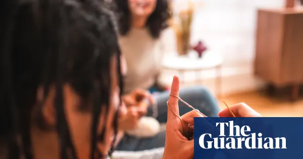 Analogue bags: screen-free accessory gaining traction among younger users — I.guim.co.uk