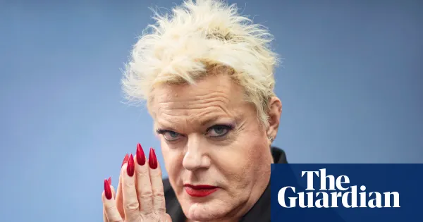 Eddie Izzard on performing Hamlet and a 90km double-marathon day — I.guim.co.uk