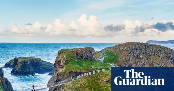 Car-free exploration of County Antrim’s dramatic north coast by train and ferry — I.guim.co.uk