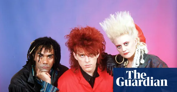 Photo‑booth snog inspired Thompson Twins' Hold Me Now, members say — I.guim.co.uk