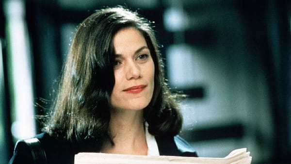 The Last Seduction: Linda Fiorentino's 1994 Erotic Neo‑Noir Reappraised — Static0.moviewebimages.com