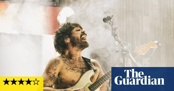 Biffy Clyro deliver triumphant, renewal-focused set in Nottingham — I.guim.co.uk