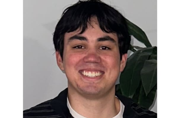 Family searches for 20-year-old last seen near MetLife Stadium — People.com