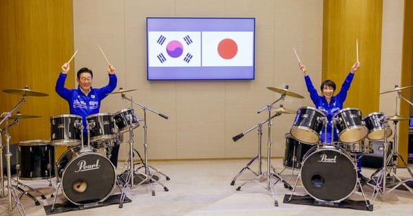 Japan and South Korea leaders play K-pop drums together in Nara summit — Static01.nyt.com