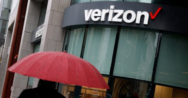 Verizon mobile and data outage affects over 170,000 users, tracking site shows — Static01.nyt.com