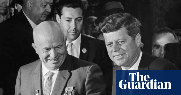 Relatives of JFK and Khrushchev co-host BBC podcast revisiting the Cuban missile crisis — I.guim.co.uk