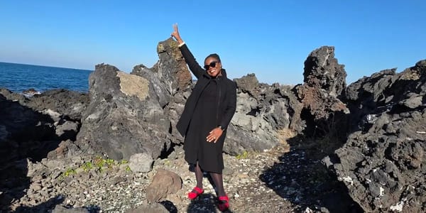 Associate professor moves to Seoul for one-year Fulbright with her family — I.insider.com