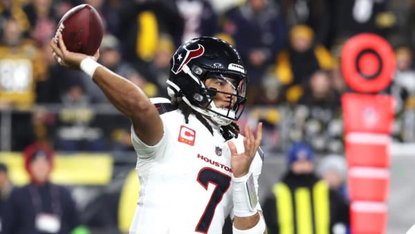 SportsLine AI issues picks and score projections for 2026 NFL divisional round — Sportshub.cbsistatic.com