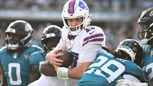 Broncos now 1.5-point favorites over Bills in Divisional Round — Sportshub.cbsistatic.com