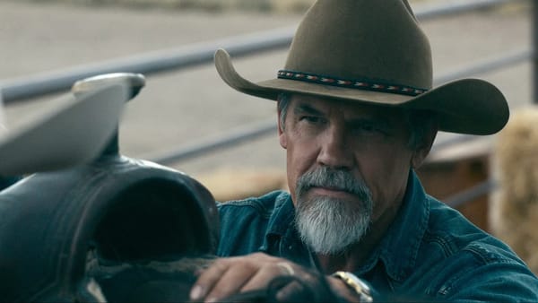 Josh Brolin's Outer Range: an underrated sci‑fi western on Prime Video — Static0.moviewebimages.com