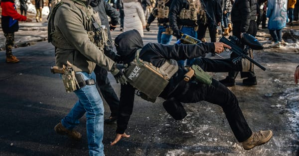 Minneapolis protesters use winter conditions to challenge ICE outside federal building — Static01.nyt.com