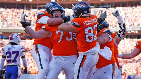 Broncos score 10 points in final 30 seconds of first half, first since 1993 — Sportshub.cbsistatic.com