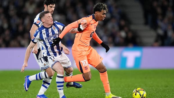 Lamine Yamal dribbles past four Real Sociedad players at the Anoeta — Assets.goal.com