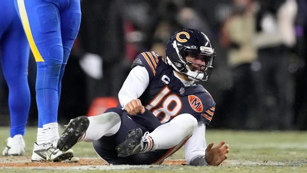 Caleb Williams' fourth-down TD ties Bears; OT interception ends Chicago — Sportshub.cbsistatic.com