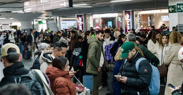 Spain suspends high-speed rail in south after fatal collision — Static01.nyt.com