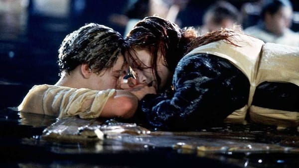 James Cameron says Jack could not have survived on Titanic raft — Static0.moviewebimages.com