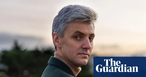 Rob Doyle’s Cameo skewers literary celebrity in the culture‑war era — I.guim.co.uk