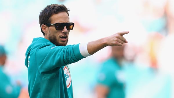 Mike McDaniel expected to join Chargers as offensive coordinator — Sportshub.cbsistatic.com