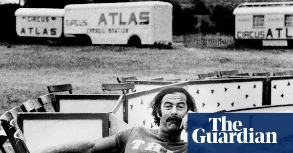 Photographer’s book captures Pip Simmons and his troupe on European tours — I.guim.co.uk